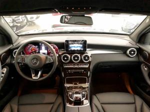 Cần bán gấp Mercedes GLC200 Đen 2018 chạy lướt giá tốt