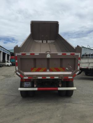 Xe Ben Howo 4 chân sức mạnh vượt trội