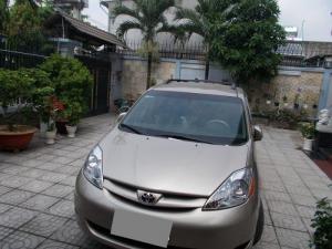Bán Toyota Sienna LE 2006 đk 2007 nhập mỹ xe còn rất đẹp.