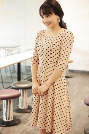 Đầm chấm bi cổ vuông tay lỡ (DX6479)