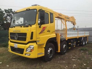 Xe tải 4 chấn Dongfeng gắn cẩu 12 tấn Soosan Scs1015LS Trả trước 690tr giao xe ngay