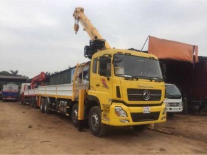 Xe tải 4 chấn Dongfeng gắn cẩu 12 tấn Soosan Scs1015LS Trả trước 690tr giao xe ngay