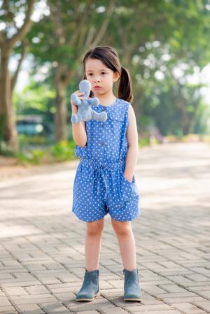 Jum sọt xanh jean chấm bi lớn cho bé gái HIKARI-4