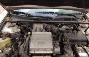Cần bán gấp xe Camry 2005, số tự động, vàng cát, bản 3.0 Full option.