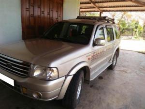 Bán Ford Everest 7c đời cuối 2006 máy dầu, màu hồng phấn