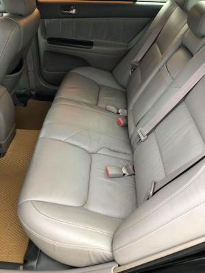 Cần bán gấp Toyota Camry 2005 màu đen. Số tự động