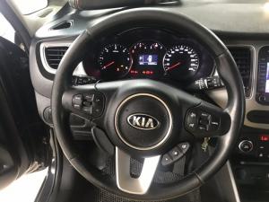 Bán Kia Rondo CRDi 1.7AT máy dầu số tự động sản xuất 2016 biển Sài Gòn