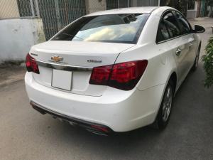Em cần bán xe Chevrolet Cruze số sàn 2015 màu trắng Ngọc trinh