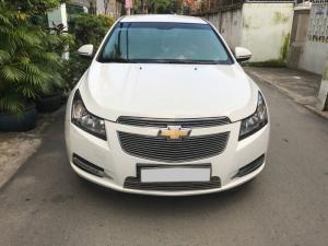 Em cần bán xe Chevrolet Cruze số sàn 2015 màu trắng Ngọc trinh