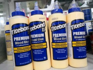 Titebond II Premium Wood Glue là nhãn hiệu hàng đầu duy nhất trong các loại keo một thành phần vượt qua tiêu chuẩn ANSI II quy định về khả năng kháng nước.