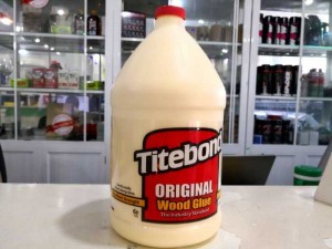 Keo dán gỗ nội thất cao cấp Titebond Original Wood Glue là keo tiêu chuẩn công nghiệp dùng trong công nghiệp chế biến đồ gỗ.