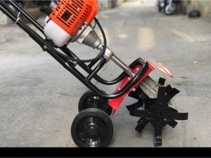 Máy xới đất mini cho vườn gia đình gọn nhẹ