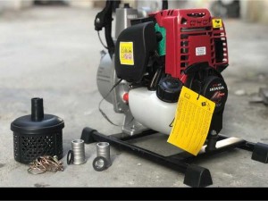 Máy bơm nước vườn rau, đồng ruộng mini xách tay