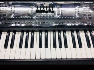 Đàn Organ Roland EA7 zin mới còn phủ keo