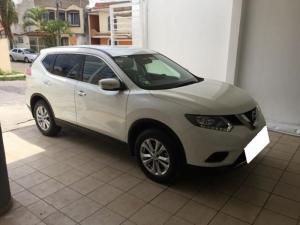 Bán xe Nissan X-Trail 2017 đk 2018 tự động bản full màu trắng