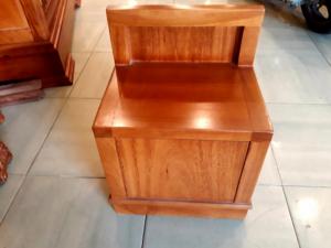 Bàn trang điểm kiểu cây đàn
