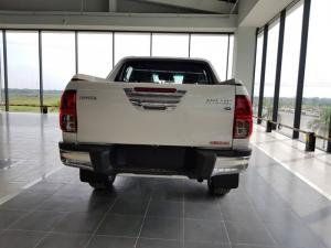 Toyota Hilux mới với 2 phiên bản MLM số tự động 1 và 2 cầu