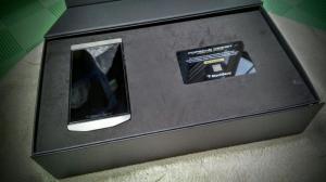 Điện thoại Blackberry Porsche Design P9982
