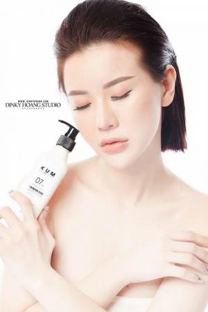 Kem dưỡng trắng toàn thân sau 7 ngày kum cosmetic