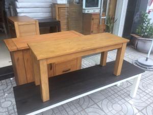 Ghế băng dài gỗ tràm mặt đen thân trắng dài 1m8
