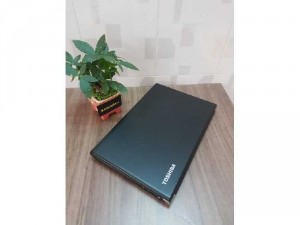 Laptop Toshiba w 50