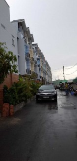 Chính chủ cho thuê nhà mới xây làm văn phòng công ty. Liên hệ Mr Định 0909999339