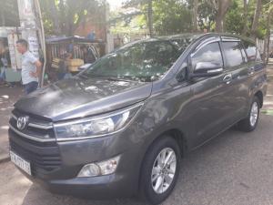 Bán Toyota INNOVA 2.0E màu xám chuột số sàn sản xuất 2017 biển tỉnh đi đúng 35000km