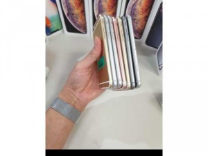 Ip6s 64gb bản quốc tế Tình trạng mới 98,5% Phụ kiện: đủ Giá 3m2 (6.400.000) Pin bh 1 tháng Ko mua nhanh là ko còn