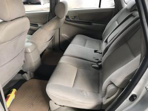 Bán Toyota INNOVA 2.0E màu bạc số sàn sản xuất 2014 biển Sài Gòn đi 75000km