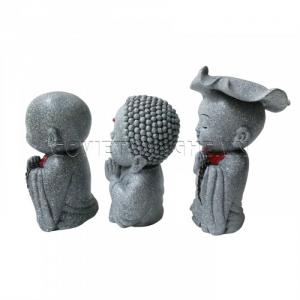 Tượng Đá Bộ Ba Chú Tiểu (Size Lớn - Đá Xám)
+ Kích thước:
- Tượng chú tiểu đứng: Dài 7 x Rộng 6 x Cao 12 (cm)
- Tượng chú tiểu cười: Dài 7 x Rộng 6 x Cao 12 (cm)
- Tượng chú tiểu đội lá sen: Dài 8 x Rộng 8 x Cao 13 (cm)
GIÁ: 365.000₫ / 1BỘ