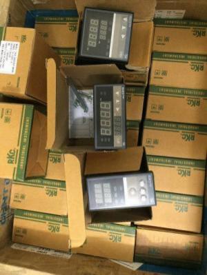 Đồng hồ điều khiển nhiệt độ RKC - C700, relay 0 - 1300 độ C