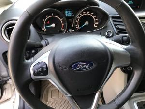 Bán Ford Fiesta Titamium sedan 1.5AT màu bạc số tự động sản xuất 2015 biển tỉnh đi đúng 63000km