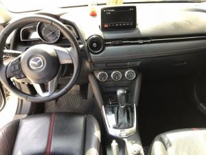 Bán Mazda 2 sedan màu trắng số tự động sản xuất 2016 biển Sài Gòn đi 59000km
