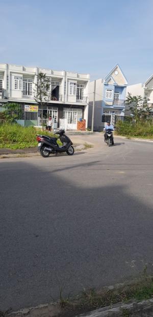 Bán gấp 2 nhà mới xây KDC Tân Kim-QL50, 1 trệt+1 lầu, 2PN, 2WC, bếp, phòng khách, sổ hồng
