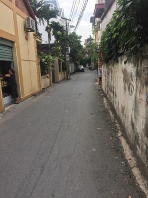 Bán đất 63m2 chỉ 32 triệu/m2 Thạch Bàn, Long Biên.
