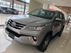 Fortuner 2.4g Số Tự Động Máy Dầu Màu Bạc