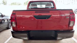 Hilux 2.4 Số Tự Động Máy Dầu, Màu Cam Giao Ngay