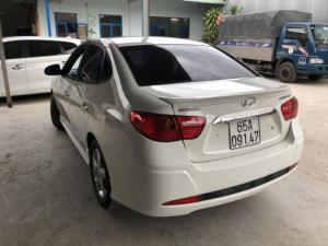 Bán Hyundai Avante 1.6MT màu trắng số sàn sản xuất 2014 biển tỉnh đi 68000km
