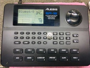 Trống điện tử Alesis SR16 mới zin Malaysia