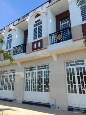 Nhượng lại nhà 1 trệt, 1 lầu ngay QL50, chính chủ, tặng 2 chỉ vàng