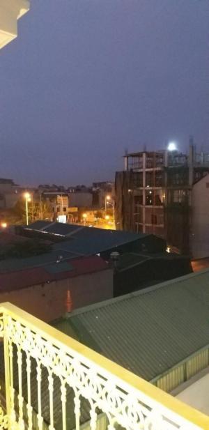 Bán nhà mới xây 4 tầng 1 tum P.Long Biên-Long Biên, cách cầu Vĩnh Tuy 50m.DT 43m2.
