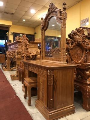 Bàn Phấn Trang Điểm Cổ Điển. Sản Phẩm Cần Thiết Của Chị Em.