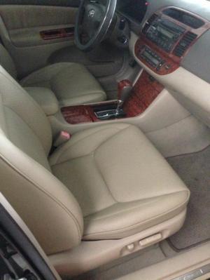 Bán xe Toyota Camry 3.0V 2005 số tự động màu đen