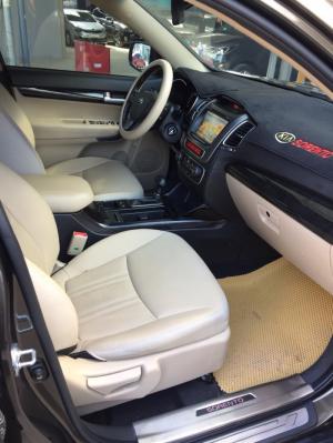 Bán Kia Sorento GAT 2.4AT màu nâu titan máy xăng số tự động sản xuất 2016 biển Sài Gòn