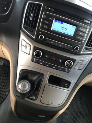 Bán Hyundai Starex 2.5MT máy dầu số sàn 9 chỗ màu ghi xám nhập Hàn Quốc 2016 mẫu mới