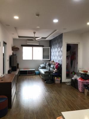 Cần bán căn CT2B Nghĩa Đô, 61m2, 2pn, 1vs, nhà đã hoàn thiện nội thất.