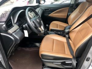 Innova 2.0E 2017, màu bạc, xe cá nhân, xe cực đẹp
