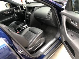 Cần rao bán chiếc Infinity qx70 đời 2016 màu xanh model mới