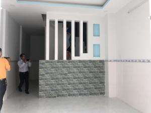 Bán nhà mới xây ngay bến phà Long Hậu-Tân Kim, 80m2 sàn, 2 tầng, 2PN, 2WC, full nội thất