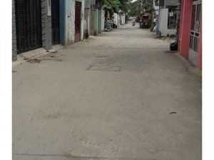 Nhà đường xe hơi. Có lửng dt 54m 3pn nam
